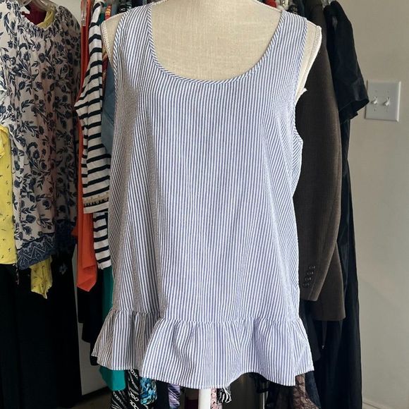 C Blue and White Striped Bow Back Top with Ruffle Hemline Size XL - Picture 2 of 7